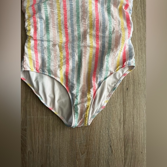 Vineyard Vines Women’s Seersucker Tie-Waist One-Piece Bathing Suit Stripes M - Picture 2 of 8